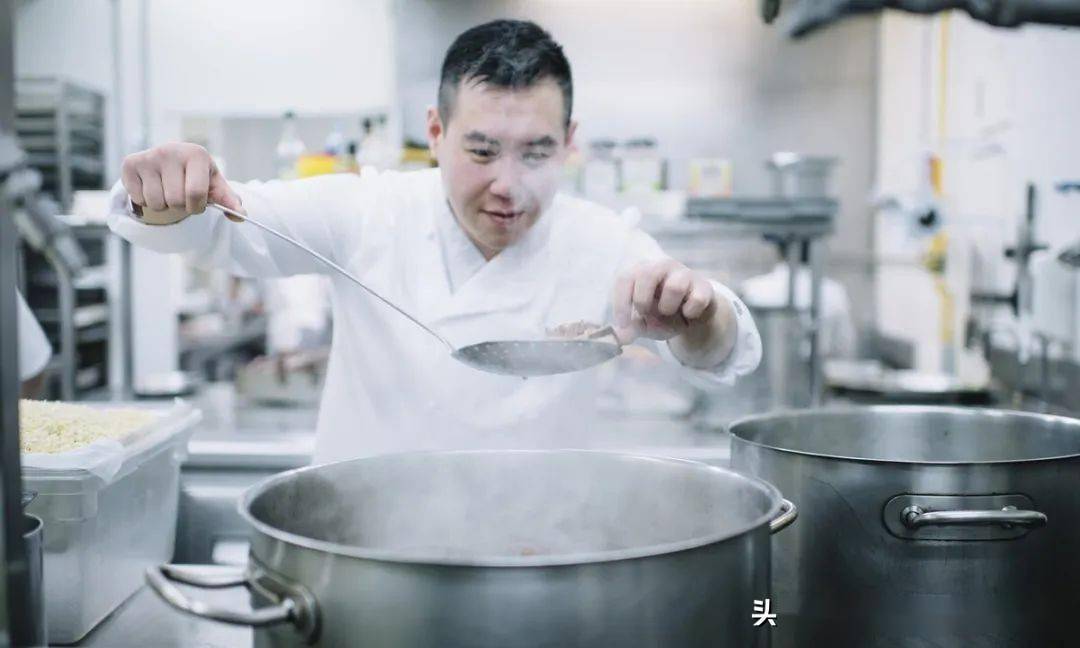 在船上做厨师怎么样在船上做厨师怎么样，职业体验与前景展望